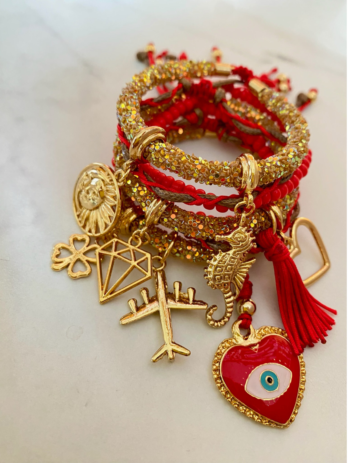 Conjunto de pulsera de diamantes de imitación dorados con cordón de cuentas, corazón rojo del mal de ojo y amuletos de la suerte
