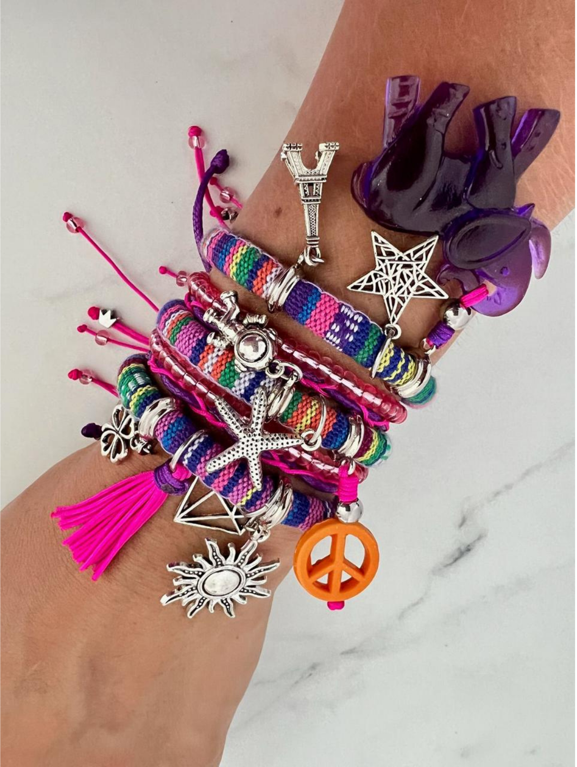 Pulsera Bohemia Multicolor con Elefante Morado, Símbolo de la Pieza Naranja y Amuletos de la Suerte Plateados