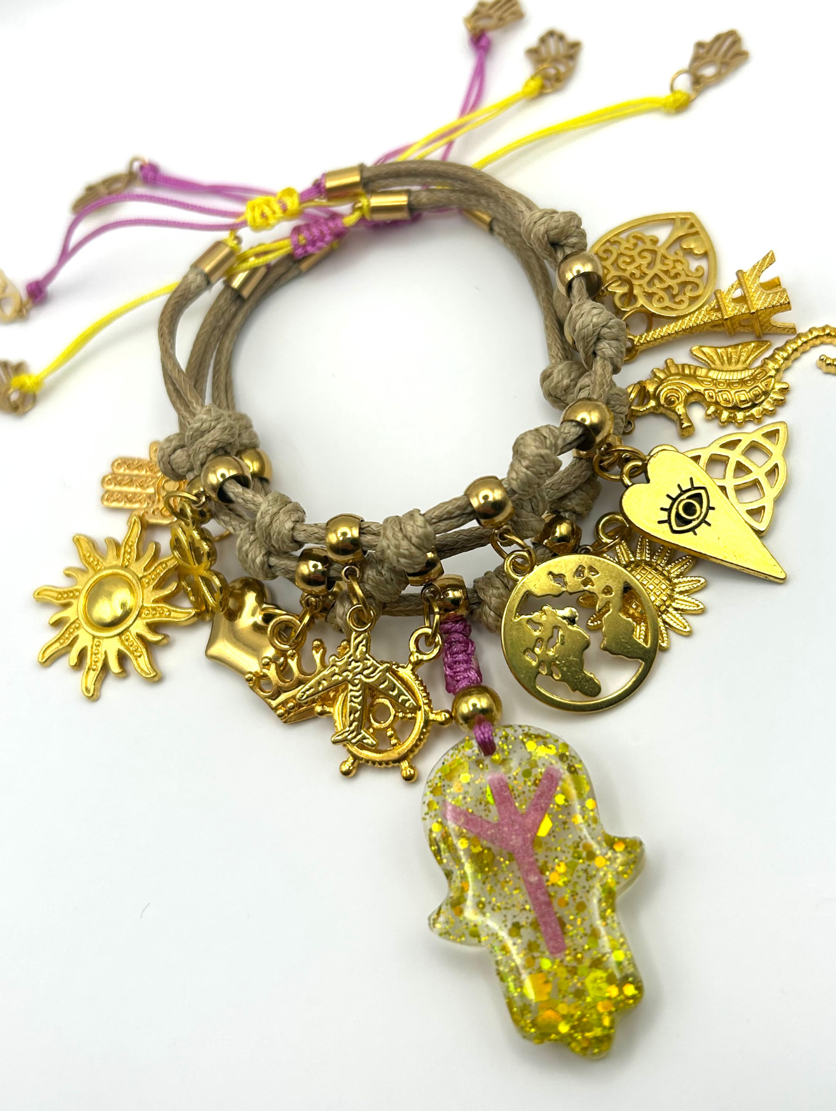 Hamsa-Hand verstellbares Armband mit goldenen Anhängern und Ankh-Kreuz-Symbol