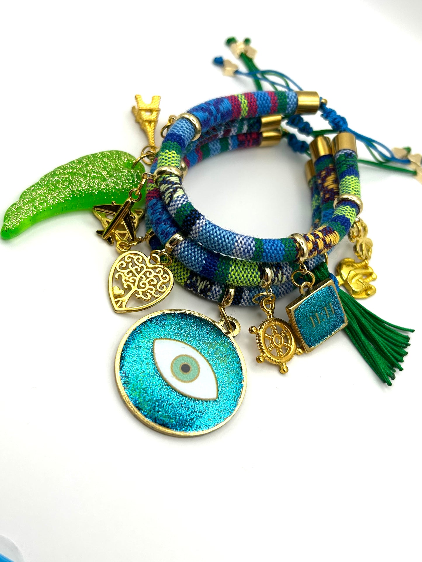 Pulsera Boho con dije de ojo malvado: joyería protectora colorida hecha a mano