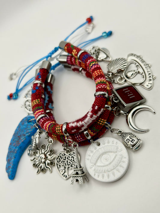 Pulsera Boho Multicharm con Dioses Espirituales y Étnicos