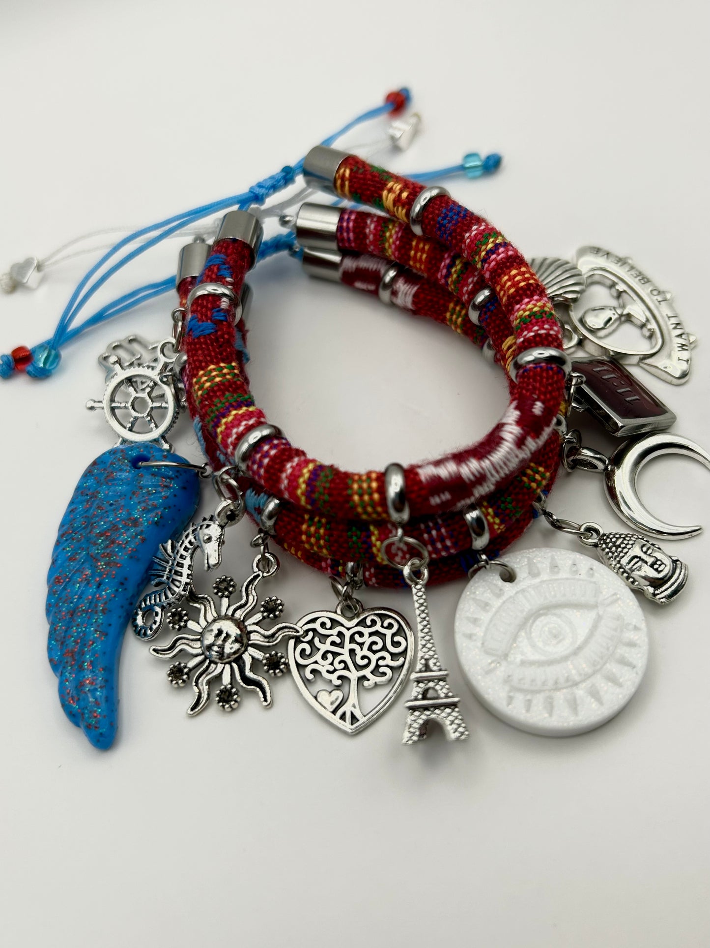 Pulsera Boho Multicharm con Dioses Espirituales y Étnicos